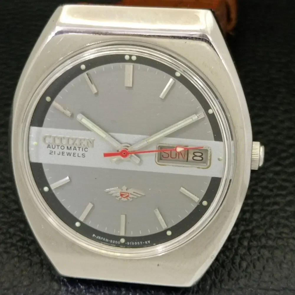 Vintage 1980 Citizen Automatic Mens Silver Watch W/daydate & Gray accents